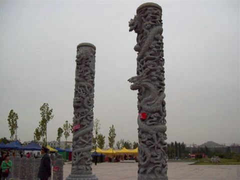 點擊查看詳細信息<br>標(biāo)題：石雕龍柱5 閱讀次數(shù)：1150